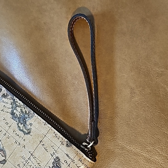 Patricia Nash Braga Laptop Case Classic Map Print Leather 15" Wristlet Zip - Picture 6 of 11